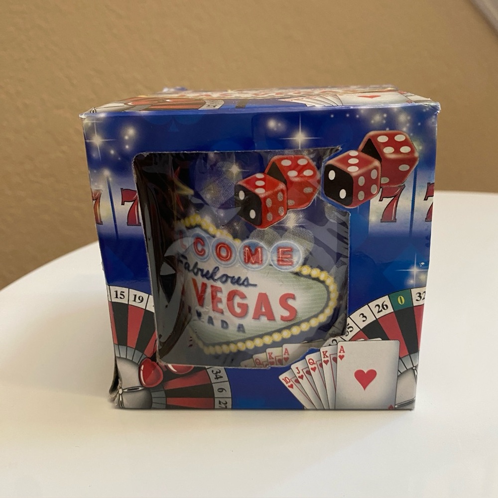 NWT Welcome to Fabulous Las Vegas Nevada Mug - Picture 2 of 5